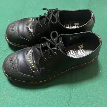 나인 인치 네일즈 x 닥터마틴 1461