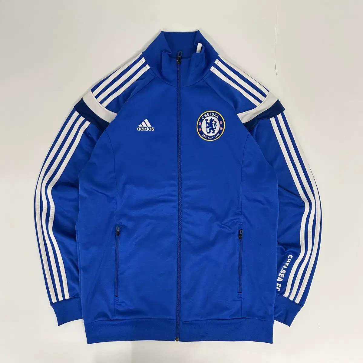 Items Similar to Adidas 15-16 Chelsea FC Training Jersey 95