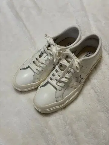 컨버스 스타 앤 바즈 빈티지 레더 1CL576 별 패치