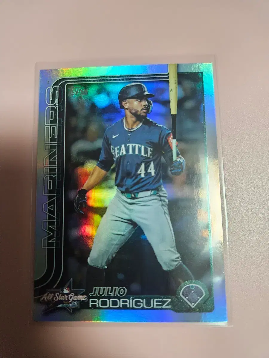 훌리오 로드리게스 2025 Topps Rainbow Foil 카드