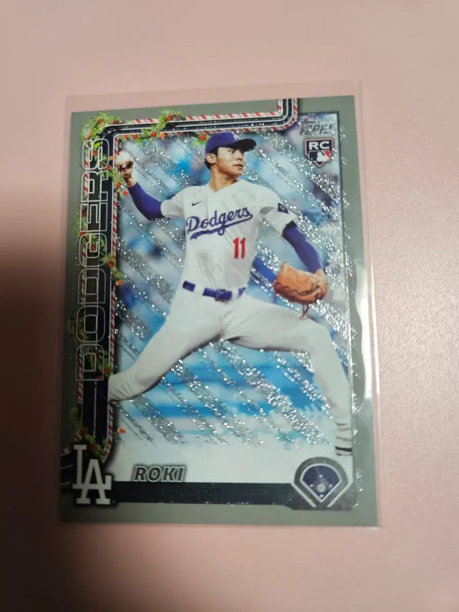 사사키 로키 2025 Topps 실버 루키 카드
