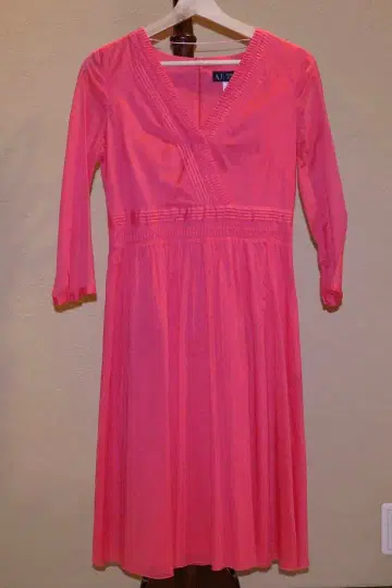 ARMANI JEANS 핑크 원피스 V넥 플레어 원피스