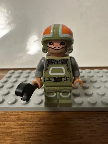 레고 포의 X윙 파이터 75102 레지스탕스 그랜드 크루