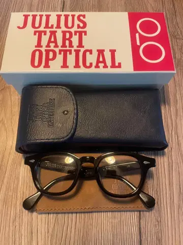 JULIUS TART OPTICAL ar (줄리어스 타르트 옵티컬)