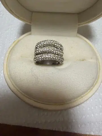 AGATHA 3연 파베 반지 새상품급