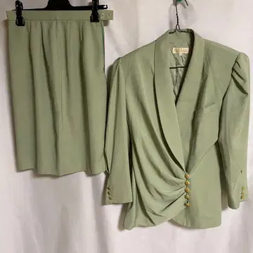 라이트 그린 스커트 셋업 쇼와 레트로