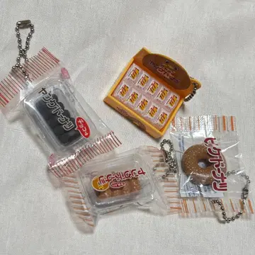 가챠가챠 영 도넛 4개 세트