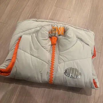 Vaundy 로고 다운 베스트 'SILENCE' 베스트 L 사이즈