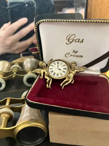 빈티지 천사의 브로치 시계 모티브 엔젤 앤티크풍 골드