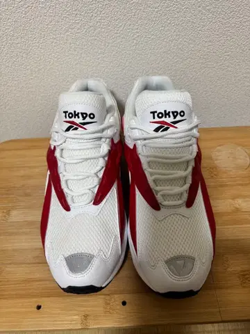 Reebok Tokyo 화이트/레드 스니커즈
