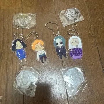 여왕벌 아크릴 키링 KING BITCH