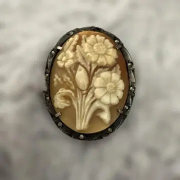꽃 조각 브로치 카메오풍