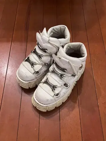 NEW ROCK 화이트 하이컷 스니커즈 41 25.5cm