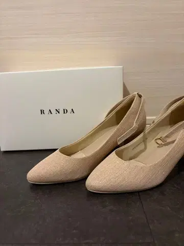 RANDA 베이지 펌프스 M