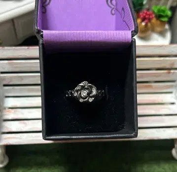 안나수이 로즈 모티브 반지