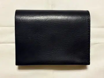HERZ 블랙 가죽 이단 접이식 지갑