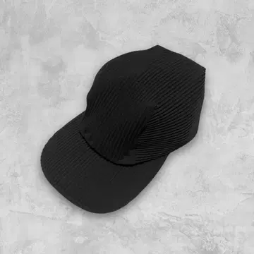 옴므 플리세 이세이 미야케 플리츠 캡 블랙