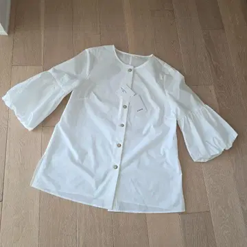 가격표 포함 새상품 비아지오 블루 블라우스