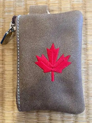 Roots 메이플 리프 자수 코인 케이스