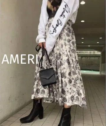 AMERI CHARLOTTE FLARE SKIRT S