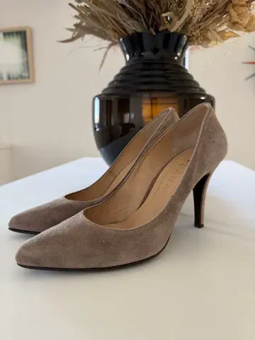 DIANA 스웨이드 펌프스 24cm