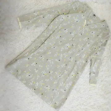 새상품급 grin 꽃무늬 리버티 블루 7부 기장 코튼 블라우스