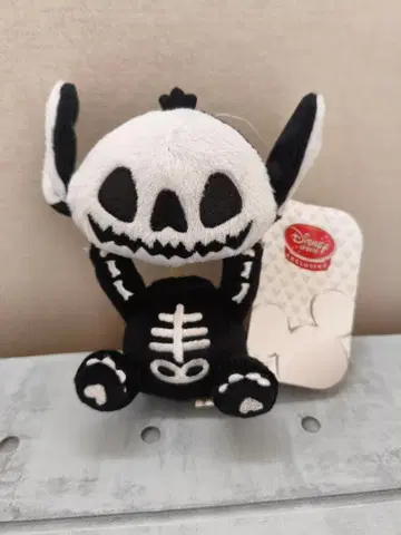 6/2/3 디즈니 스토어 할로윈 스티치 뼈 해골 키체인