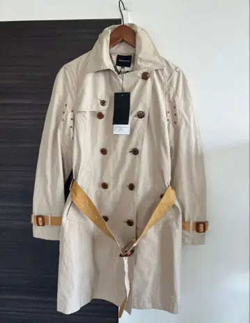 정가 92400엔 달탐보나파르트 Akira Inoue 트렌치코트 46