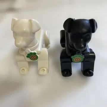 초 레어 바우브릭 2002 베어브릭 화이트, 블랙 세트