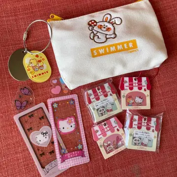 SWIMMER x 산리오 콜라보 아크릴 키링 SWIMMER 파우치