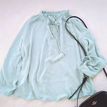 로페피크닉 드레이프감 개더 블라우스 프릴 칼라 스나계 발레코어 38