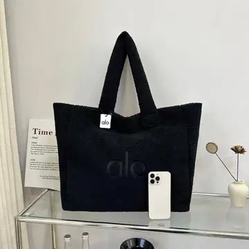 alo 블랙 토트백 06
