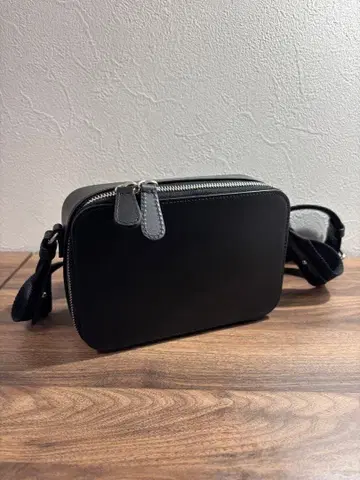 컨디션 최상 A.P.C. 숄더백 카메라백