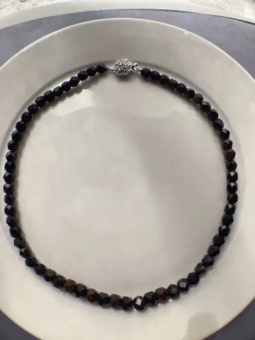 홍토카치석 다면 비즈 목걸이