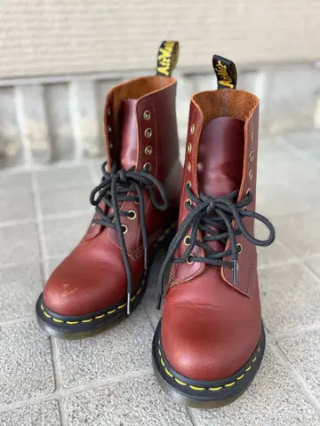 Dr.Martens 닥터마틴 부츠 UK4