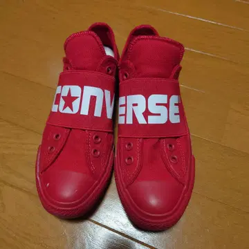 CONVERSE 레드 스트랩 스니커즈