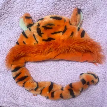 호랑이 귀와 꼬리가 달린 플리스 모자