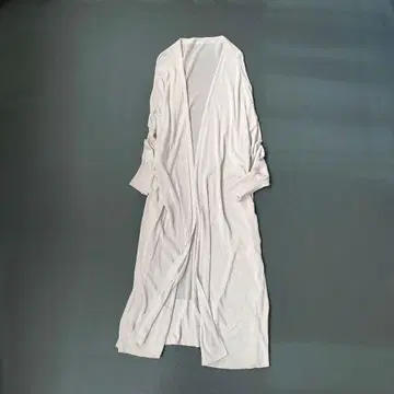 뮤즈 두지엠 클라세 shake code V넥 롱 가디건