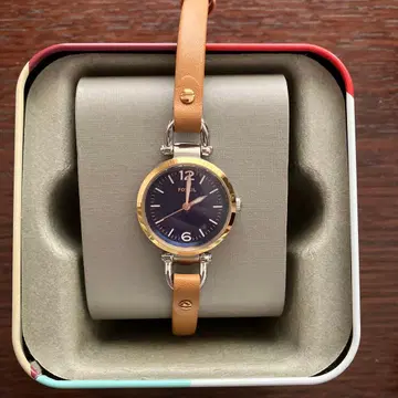 FOSSIL 네이비 다이얼 가죽 벨트 시계