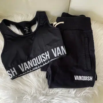 VANQUISH 스포츠 브라와 조거 팬츠 세트 XS 블랙
