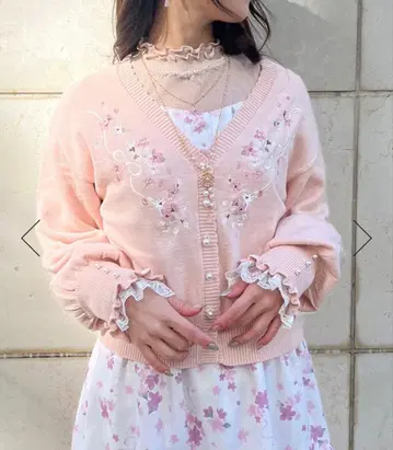 컨디션 최상 엑시즈팜 SAKURA 벚꽃 자수 숏 가디건