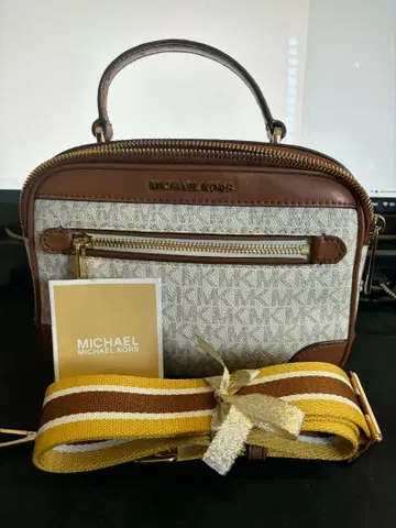 MICHAEL KORS TM CAMERA BAG SHORT