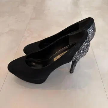 DIANA 블랙 힐 글리터 스웨이드 23.5