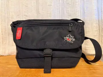 새상품급 맨해튼 포티지 미키 자수 블랙 메신저 백