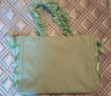 A3 핸들 프릴 데코 토트백 이타백