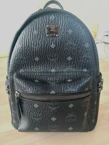 MCM 블랙 백팩 A2310 스터드 장식
