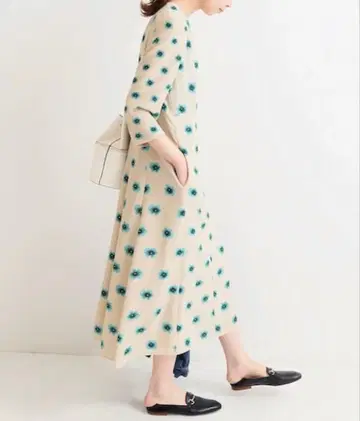 IENA 꽃무늬 셔링 프린트 원피스