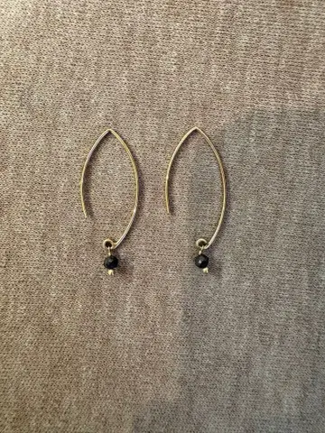 COCOSHINIK 후프 귀걸이 K10 오닉스