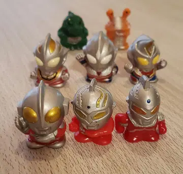 울트라맨 피규어 8체 세트