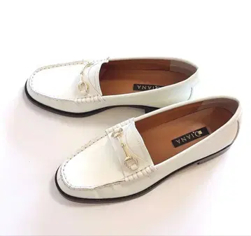 [ 새상품 ] DIANA 비트 로퍼